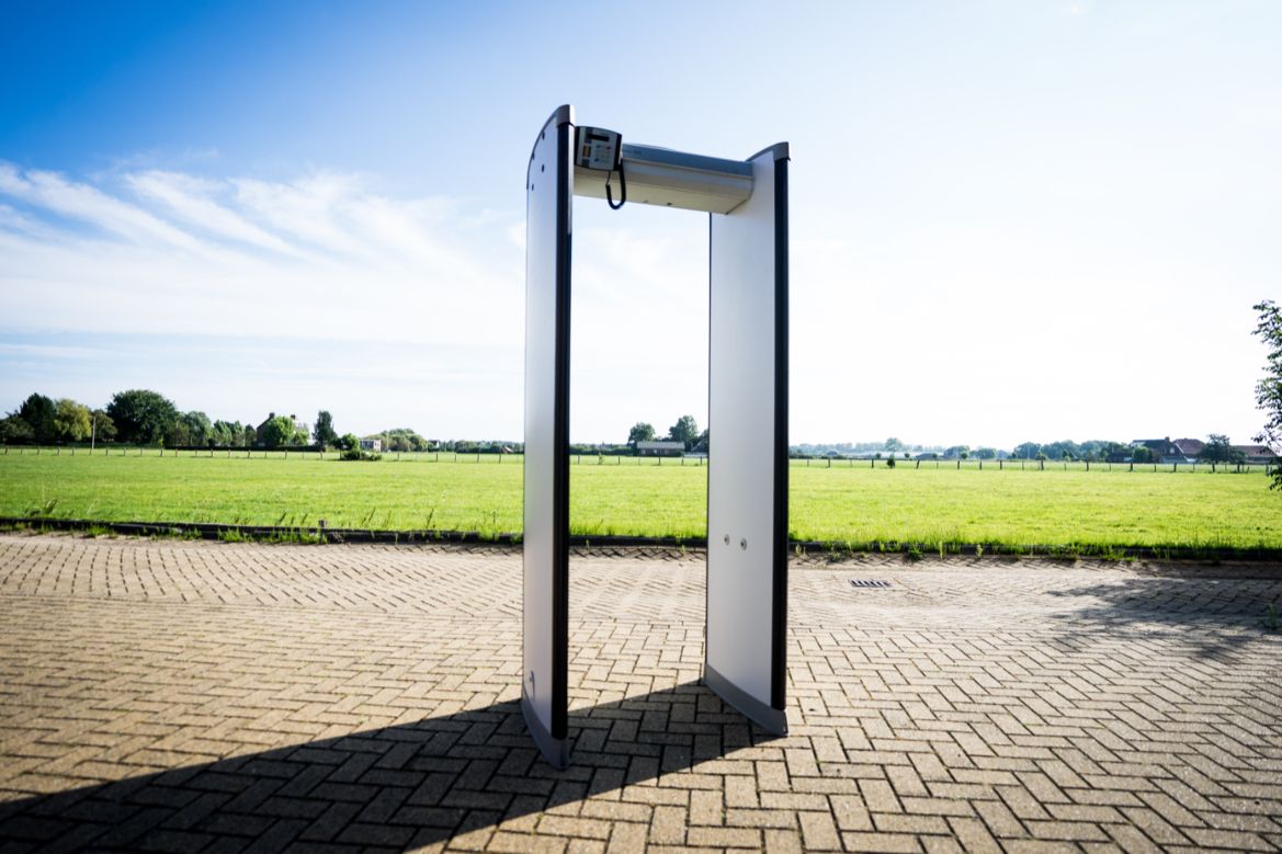 De metaaldetectiepoort van Bavak